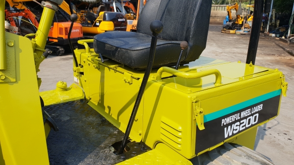 ขาย รถตัก MITSUBISHI รุ่น WS200 มือสองญี่ปุ่น ตักได้ ครึ่งคิว สองเพลา เอวอ่อน สวยพร้อมใช้งาน มือถือ 0818753444