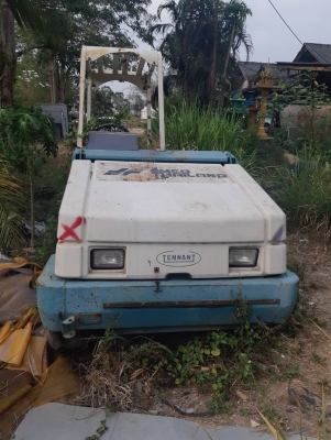 รถดูดฝุ่น เครื่องติดใช้งานได้ แต่สายไฮดรอลิคแตก ต้องซ่อม ราคา 60,000 บาท