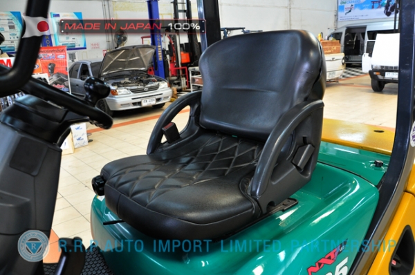 ขายรถโฟล์คลิฟท์มือสอง KOMATSU รุ่น FG25W-16-706968 นำเข้าจากประเทศญี่ปุ่น 100\% ไม่เคยใช้งานในไทย ขายรถโฟล์คลิฟท์มือสอง KOMATSU รุ่น FG25W-16-706968 นำเข้าจากประเทศญี่ปุ่น 100\% ไม่เคยใช้งานในไทย