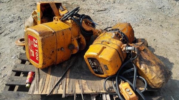 รอกโซ่ไฟฟ้าญี่ปุ่น KITO JAPAN 2.5 t โซ่ยาวประมาน 5-6 m ระบบไฟ 380V ขึ้นลงนุ่มนวลสวยพร้อมใช้ รอกโซ่ไฟฟ้าญี่ปุ่น KITO JAPAN 2.5 t โซ่ยาวประมาน 5-6 m ระบบไฟ 380V ขึ้นลงนุ่มนวลสวยพร้อมใช้