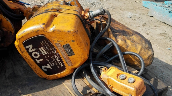 รอกโซ่ไฟฟ้าญี่ปุ่น KITO JAPAN 2.5 t โซ่ยาวประมาน 5-6 m ระบบไฟ 380V ขึ้นลงนุ่มนวลสวยพร้อมใช้ รอกโซ่ไฟฟ้าญี่ปุ่น KITO JAPAN 2.5 t โซ่ยาวประมาน 5-6 m ระบบไฟ 380V ขึ้นลงนุ่มนวลสวยพร้อมใช้