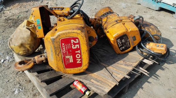 รอกโซ่ไฟฟ้าญี่ปุ่น KITO JAPAN 2.5 t โซ่ยาวประมาน 5-6 m ระบบไฟ 380V ขึ้นลงนุ่มนวลสวยพร้อมใช้