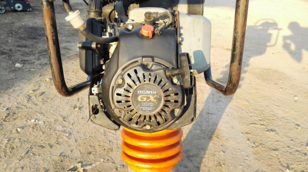 เครื่องตบดินกระโดดญี่ปุ่น MIKASA JAPAN เครื่องเบนซิน HONDA GX 100 แรงตบ 1300 kg ลงตู้เก่านอก สภาพสวย เครื่องตบดินกระโดดญี่ปุ่น MIKASA JAPAN เครื่องเบนซิน HONDA GX 100 แรงตบ 1300 kg ลงตู้เก่านอก สภาพสวย