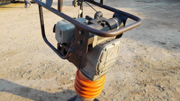 เครื่องตบดินกระโดดญี่ปุ่น MIKASA JAPAN เครื่องเบนซิน HONDA GX 100 แรงตบ 1300 kg ลงตู้เก่านอก สภาพสวย เครื่องตบดินกระโดดญี่ปุ่น MIKASA JAPAN เครื่องเบนซิน HONDA GX 100 แรงตบ 1300 kg ลงตู้เก่านอก สภาพสวย