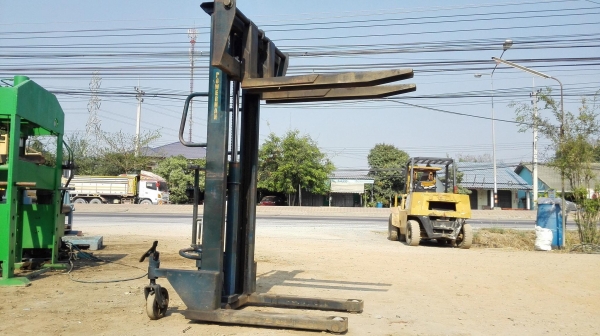 สแต้กเกอร์ยกของ POWERMAN แบบเท้าเหยียบ ขนาด 1000 kg ยกสูง 150 cm งายาว 100 cm สภาพสวยพร้อมใช้ สแต้กเกอร์ยกของ POWERMAN แบบเท้าเหยียบ ขนาด 1000 kg ยกสูง 150 cm งายาว 100 cm สภาพสวยพร้อมใช้