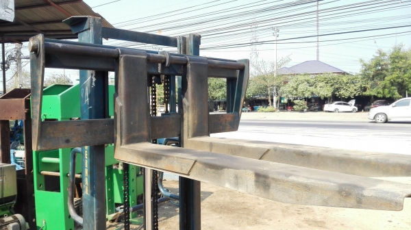 สแต้กเกอร์ยกของ POWERMAN แบบเท้าเหยียบ ขนาด 1000 kg ยกสูง 150 cm งายาว 100 cm สภาพสวยพร้อมใช้