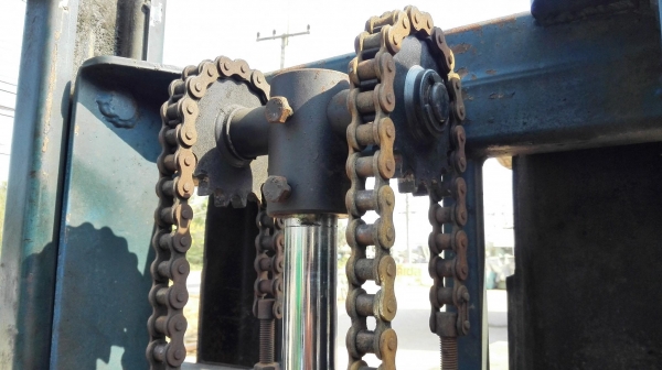 สแต้กเกอร์ยกของ POWERMAN แบบเท้าเหยียบ ขนาด 1000 kg ยกสูง 150 cm งายาว 100 cm สภาพสวยพร้อมใช้