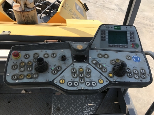 VOGELE SUPER 1800-2 นำเข้าจากเยอรมัน รถสวย สภาพดี ราคาไม่แพงครับ VOGELE SUPER 1800-2 นำเข้าจากเยอรมัน รถสวย สภาพดี ราคาไม่แพงครับ