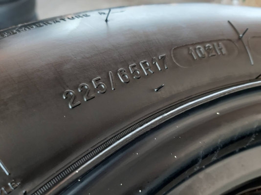 ล้อกระทะโตโยต้า ขอบ17 6รู139.7 พร้อมยาง