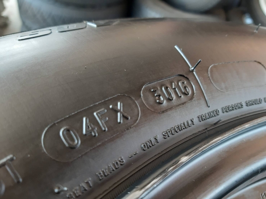 ล้อกระทะโตโยต้า ขอบ17 6รู139.7 พร้อมยาง