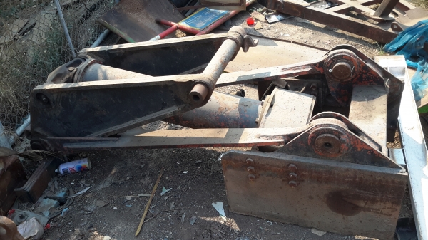 ขายกระบอกดั้มสิบล้อ12ตันราคา23500ติดต่อ0817360159