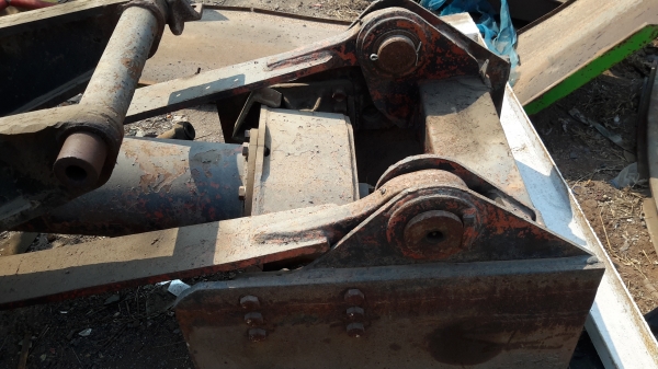 ขายกระบอกดั้มสิบล้อ12ตันราคา23500ติดต่อ0817360159