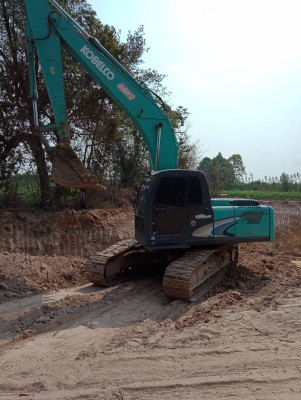 ขายโกเบโก้200 yn 08 ชั่วโมงการใช้งาน 12,000 ชั่วโมง รถพร้อมใช้ เล่มทะเบียนพร้อม