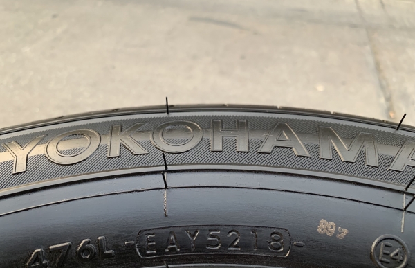 ยางป้ายแดง 205-70-15 Yokohama ลงพื้น ปี 19 ตุ่มเป้งๆ มีเส้นสี ยางป้ายแดง 205-70-15 Yokohama ลงพื้น ปี 19 ตุ่มเป้งๆ มีเส้นสี