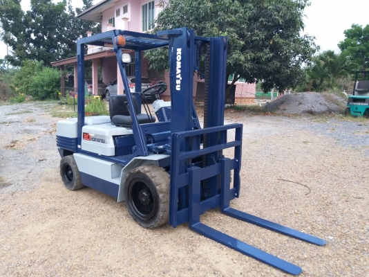 ขายรถยก KOMATSU FD30-11 เครื่องดีเซล 4D95 เสาสูง 3 เมตร ยกได้ 3 ตัน เกียร์ธรรมดา ยางตันหน้า-หลัง รถนอกนำเข้า มีเอกสารรับรองการนำเข้า ติดต่อ 098-7962549