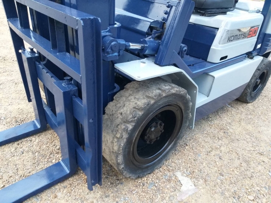 ขายรถยก KOMATSU FD30-11 เครื่องดีเซล 4D95 เสาสูง 3 เมตร ยกได้ 3 ตัน เกียร์ธรรมดา ยางตันหน้า-หลัง รถนอกนำเข้า มีเอกสารรับรองการนำเข้า ติดต่อ 098-7962549