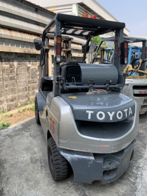 รถยกโตโยต้ารุ่น 8 น้ำหนักยก 2.5 ตัน เสาสูง 3 เมตร แผงงาสไลด์ เครื่องเบนซินติดแก๊ส