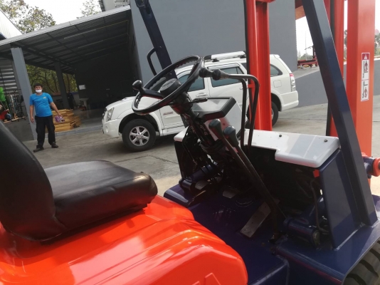 ขายด่วน รถยกToyota 5FD30 เครื่องยนต์ดีเซล เสาสูง 3.5 เมตร เกียร์คลัท