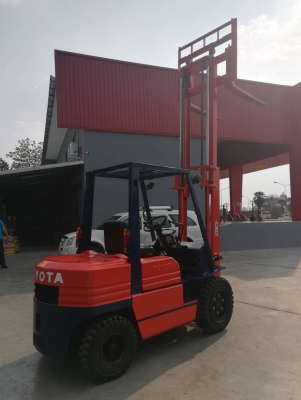 ขายด่วน รถยกToyota 5FD30 เครื่องยนต์ดีเซล เสาสูง 3.5 เมตร เกียร์คลัท