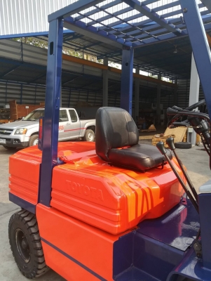 ขายด่วน รถยกToyota 5FD30 เครื่องยนต์ดีเซล เสาสูง 3.5 เมตร เกียร์คลัท