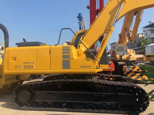 รถขุด Komatsu PC200-6E สวย สภาพดี พร้อมใช้งาน เครื่องยนตร์ ระบบไฟฟ้าครบสมบูรณ์