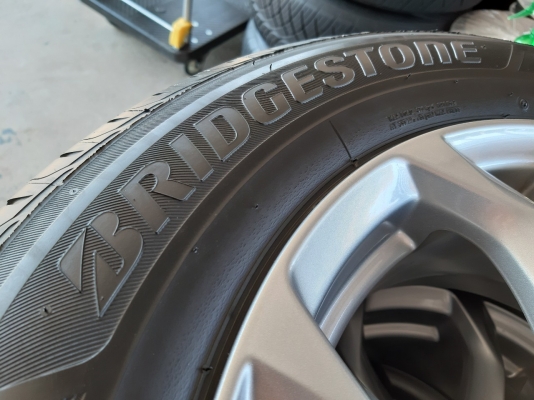 ล้อแม็กพร้อมยาง มาสด้า3 ขอบ16 5รู114.3