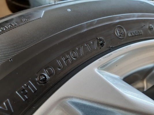 ล้อแม็กพร้อมยาง มาสด้า3 ขอบ16 5รู114.3