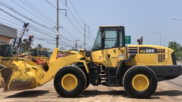 ขายรถตักล้อยาง KOMATSU WA320-5 นำเข้าเองจากญี่ปุ่น สภาพสวยพร้อมใช้ มีVDOการทำงานครับ