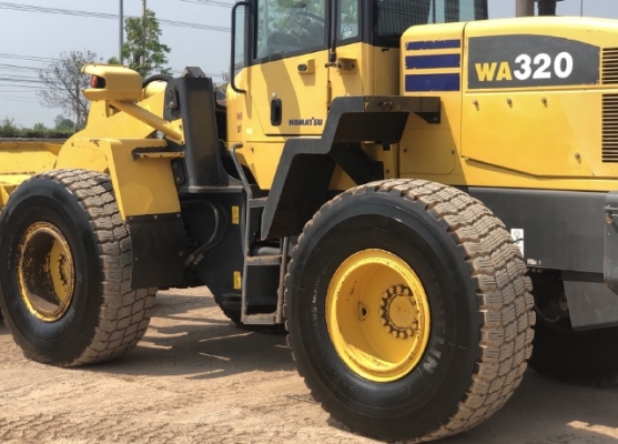 ขายรถตักล้อยาง KOMATSU WA320-5 นำเข้าเองจากญี่ปุ่น สภาพสวยพร้อมใช้ มีVDOการทำงานครับ