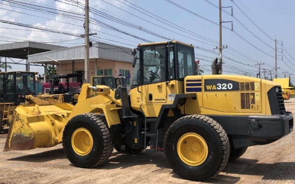 ขายรถตักล้อยาง KOMATSU WA320-5 นำเข้าเองจากญี่ปุ่น สภาพสวยพร้อมใช้ มีVDOการทำงานครับ ขายรถตักล้อยาง KOMATSU WA320-5 นำเข้าเองจากญี่ปุ่น สภาพสวยพร้อมใช้ มีVDOการทำงานครับ