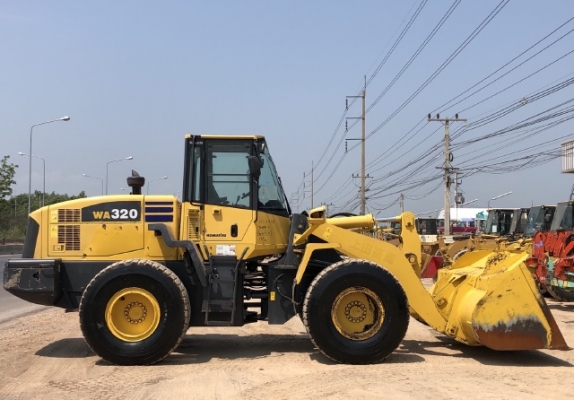ขายรถตักล้อยาง KOMATSU WA320-5 นำเข้าเองจากญี่ปุ่น สภาพสวยพร้อมใช้ มีVDOการทำงานครับ ขายรถตักล้อยาง KOMATSU WA320-5 นำเข้าเองจากญี่ปุ่น สภาพสวยพร้อมใช้ มีVDOการทำงานครับ