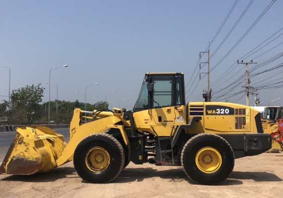 ขายรถตักล้อยาง KOMATSU WA320-5 นำเข้าเองจากญี่ปุ่น สภาพสวยพร้อมใช้ มีVDOการทำงานครับ ขายรถตักล้อยาง KOMATSU WA320-5 นำเข้าเองจากญี่ปุ่น สภาพสวยพร้อมใช้ มีVDOการทำงานครับ