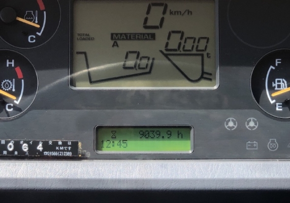 ขายรถตักล้อยาง KOMATSU WA320-5 นำเข้าเองจากญี่ปุ่น สภาพสวยพร้อมใช้ มีVDOการทำงานครับ ขายรถตักล้อยาง KOMATSU WA320-5 นำเข้าเองจากญี่ปุ่น สภาพสวยพร้อมใช้ มีVDOการทำงานครับ