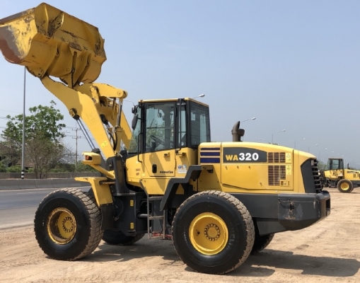 ขายรถตักล้อยาง KOMATSU WA320-5 นำเข้าเองจากญี่ปุ่น สภาพสวยพร้อมใช้ มีVDOการทำงานครับ ขายรถตักล้อยาง KOMATSU WA320-5 นำเข้าเองจากญี่ปุ่น สภาพสวยพร้อมใช้ มีVDOการทำงานครับ