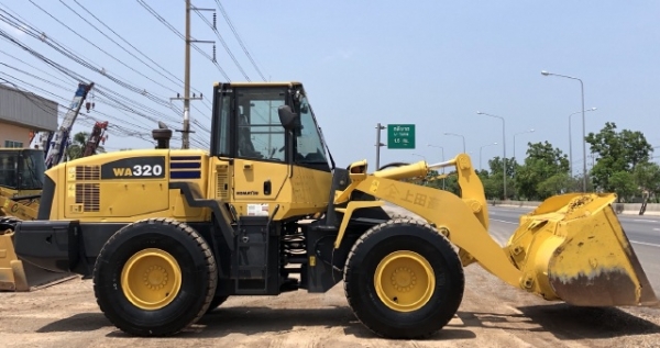 ขายรถตักล้อยาง KOMATSU WA320-5 นำเข้าเองจากญี่ปุ่น สภาพสวยพร้อมใช้ มีVDOการทำงานครับ ขายรถตักล้อยาง KOMATSU WA320-5 นำเข้าเองจากญี่ปุ่น สภาพสวยพร้อมใช้ มีVDOการทำงานครับ