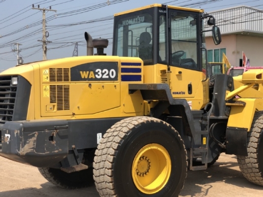 ขายรถตักล้อยาง KOMATSU WA320-5 นำเข้าเองจากญี่ปุ่น สภาพสวยพร้อมใช้ มีVDOการทำงานครับ ขายรถตักล้อยาง KOMATSU WA320-5 นำเข้าเองจากญี่ปุ่น สภาพสวยพร้อมใช้ มีVDOการทำงานครับ
