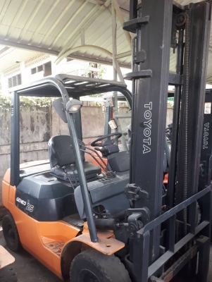 TOYOTA  2.5 ตัน  รุ่น7 เสาสูง 4 เมตร   ราคาสบายกระเป๋า!!! 1XX,XXX.- ไม่เคยใช้งานในไทย ชมเครื่องจักร โฟล์คลิฟท์ รอก นับ1,000รายการจากญี่ปุ่นwww.paholgroup.com