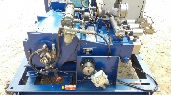 ปั้มฉีดน้ำแรงดัน Arimitsu 1000 bar เก่านอกลงตู้พร้อมอุปกรณ์