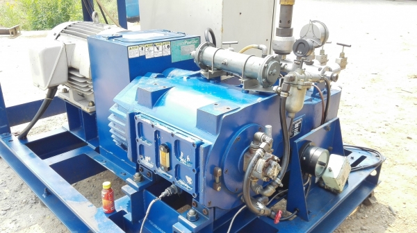 ปั้มฉีดน้ำแรงดัน Arimitsu 1000 bar เก่านอกลงตู้พร้อมอุปกรณ์