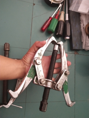 ขายสองขาดูดลูกปืนขนาด6" SUPER MADE IN JAPAN. มือสองสภาพดี ขายสองขาดูดลูกปืนขนาด6" SUPER MADE IN JAPAN. มือสองสภาพดี