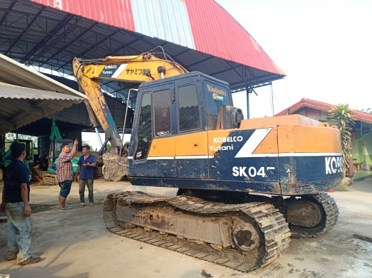 ขายจ้า..KOBELCO SK045 มาร์คทู เก่าใน สภาพดี  พร้อมใช้  เอกสารอินวอย เครื่องปั๊มดี พร้อมใช้  โทร 089-3818694 จ๊อย