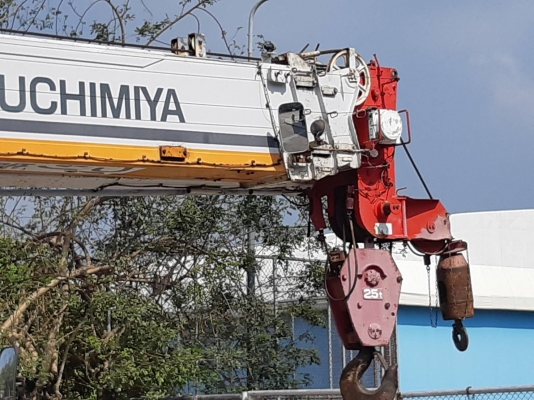 ขายรถเครนสี่ล้อคาโต้KR20-V 25 ตันเล่มทะเบียน