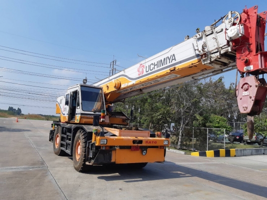 ขายรถเครนสี่ล้อคาโต้KR20-V 25 ตันเล่มทะเบียน