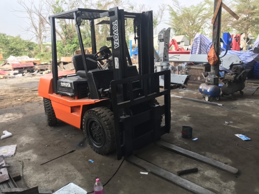 รถโฟล์คลิฟท์