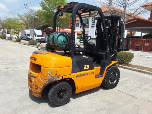 ขาย 2.5 ตันเสายกสูง 4.3 เมตรติดงาเท ติดต่อ 0813535948 ขาย 2.5 ตันเสายกสูง 4.3 เมตรติดงาเท ติดต่อ 0813535948