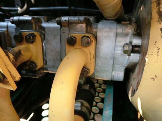 KOMATSU 40-7 ขนาดPC-40 <มีVDOให้ชม>รถเก่านอกมีเอกสารอินวอย☎️ติดต่อ 085-5632278 <ราคาต่อรองได้>