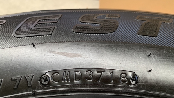 ยางใหม่ป้ายแดง 265-65-17 Bridgestone ตุ่มเด้งๆ เส้นสีชัดๆ