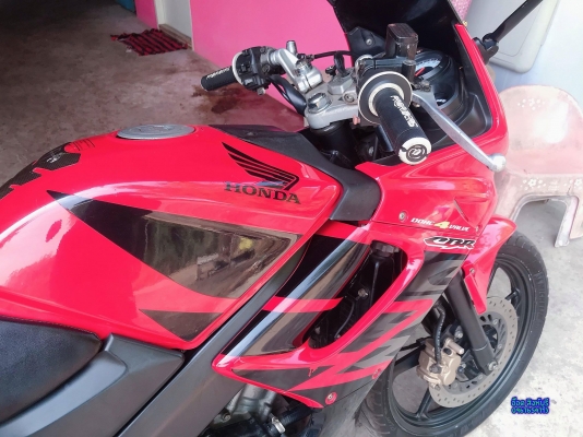 ขาย CBR150R ปี48 สตาร์ทมือสภาพสวยๆ พร้อมใช้ ทะเบียนไม่ขาด พร้อมโอน