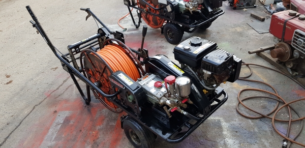 ปั้มอัดฉีด 6 หุน เครื่อง 4 แรง เดินเองได้ไม่ต้องเข้น