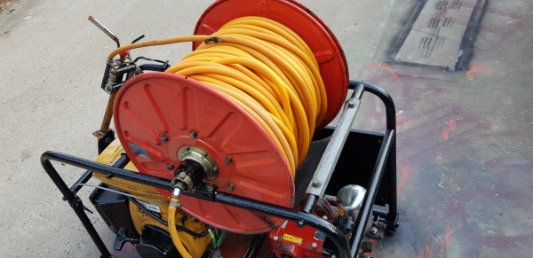 ปั้มฉีดยา .5 แรง พร้อมโรลสาย